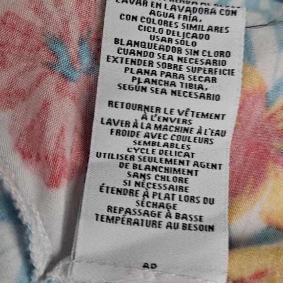 Tropical Floral Tee Size Medium - Picture 4 of 4